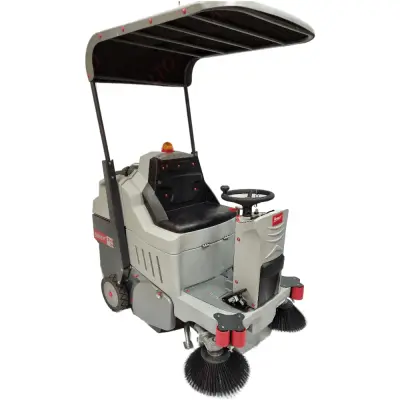 Подметально всасывающая машина с местом оператора Bennett Tornado 700 BD